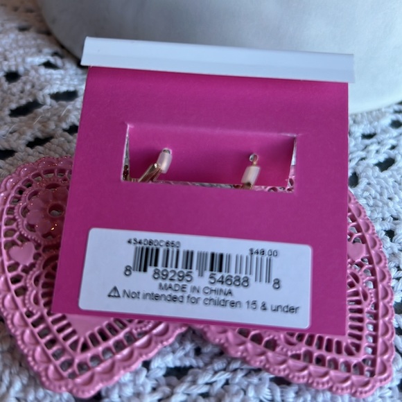 Gorgeous Betsey Johnson Light Pink Doily & Gold jeweled Bow Earrings Valentines - Picture 4 of 5